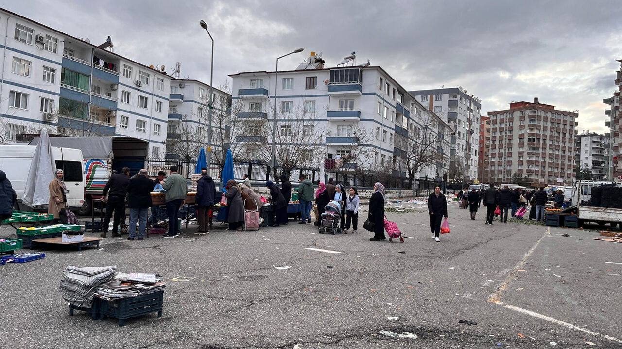 Akaryakıt Zamları Diyarbakır’da Pazar Tezgâhlarını Vurdu1
