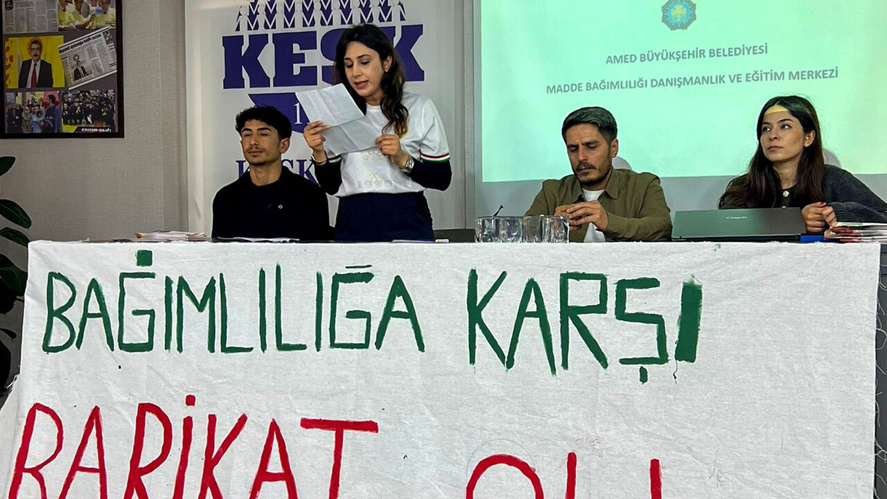 Amedspor Taraftar Gruplarına Bağımlılıkla Mücadele Eğitimi