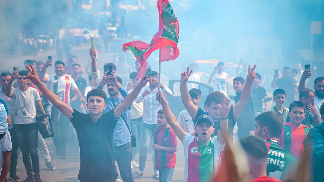 Amedspor Taraftarı Yollara Sığmadı3