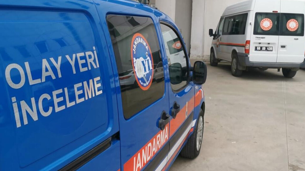 Boşanma Aşamasındaki Eşini Babasının Mezarı Başında Vurdu1