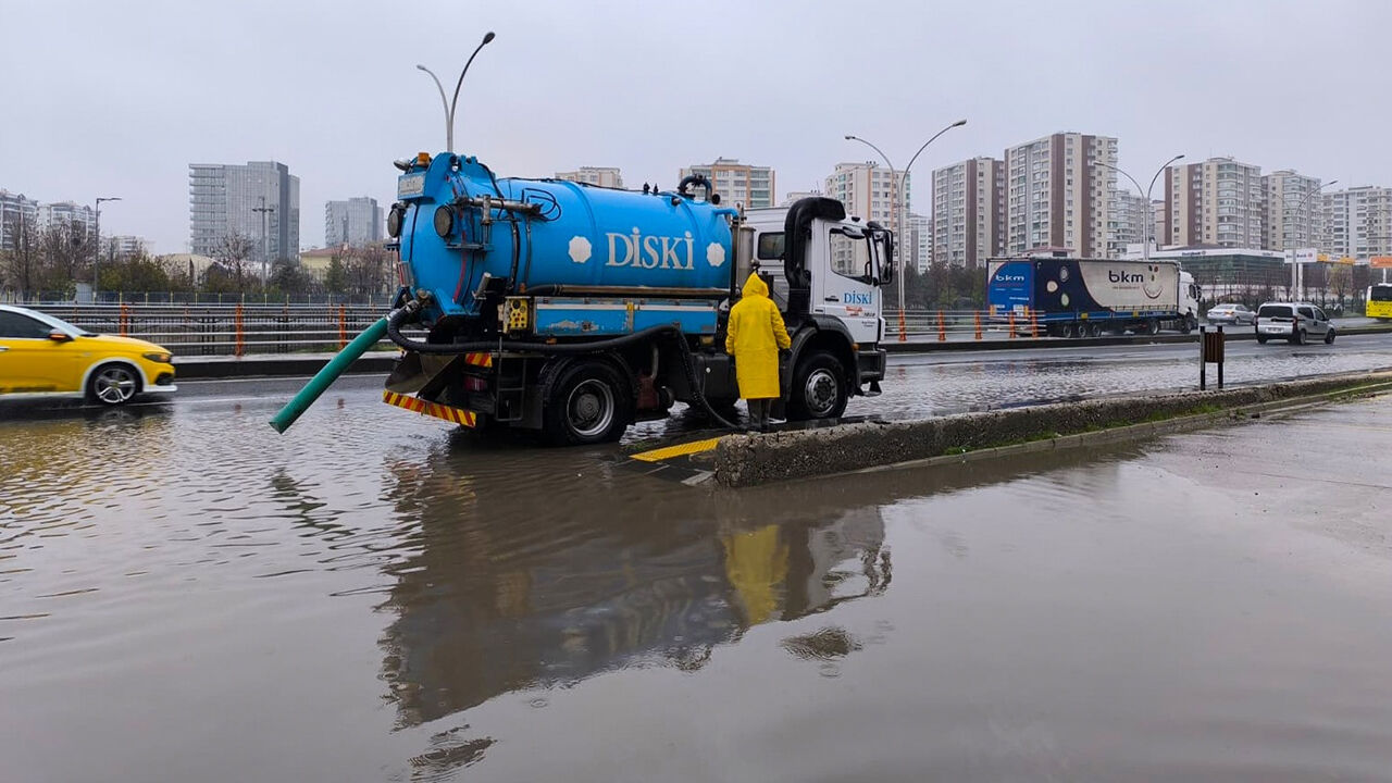 Di̇ski̇’den Yağışlara Karşı Anında Müdahale