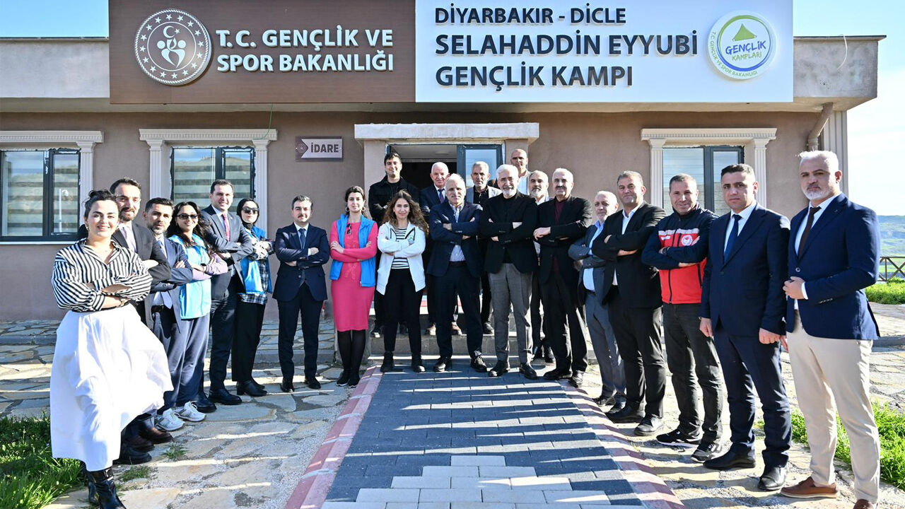 Diyarbakır Valisi Zorluoğlu, Gençlerle Buluştu