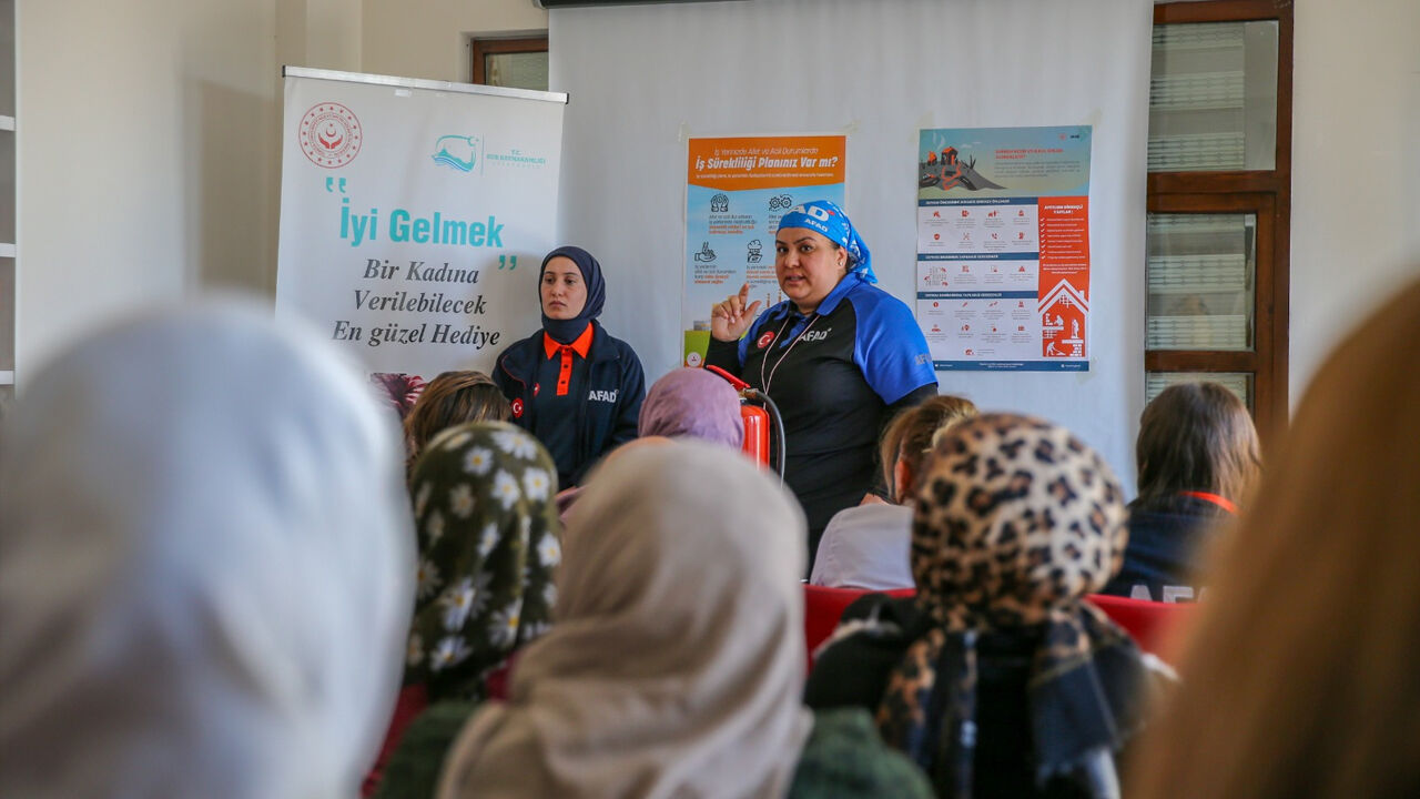 Diyarbakır Ve Şırnak’ta Kadınlara Afad Eğitimi