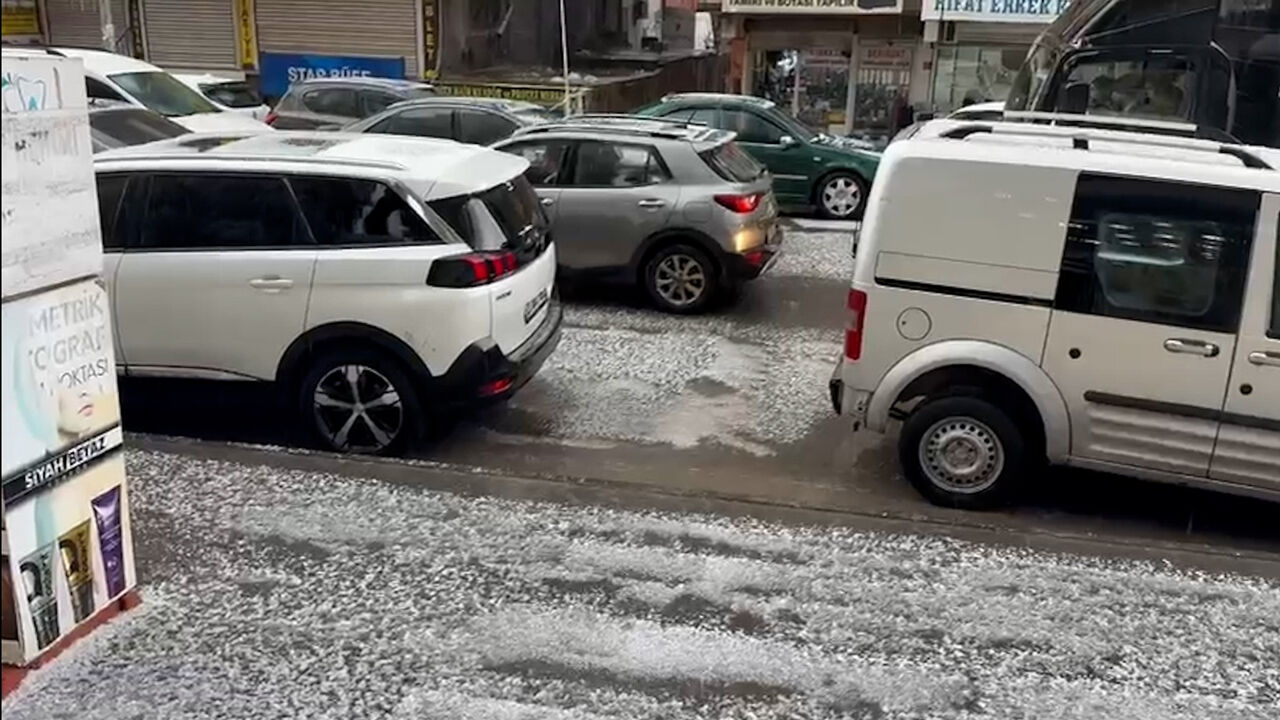 Diyarbakır’da 10 Dakika Sürdü, Hayat Durdu3