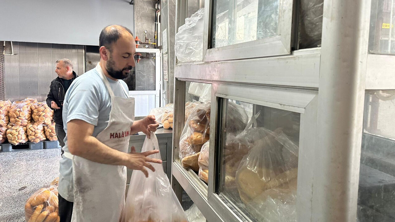 Diyarbakır’da 6 Tl’den Sat5Ilan Bayat Ekmeğe Talep Arttı