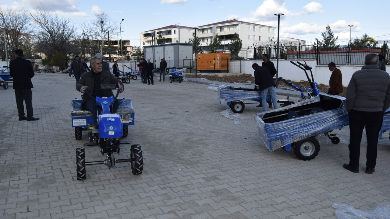 Diyarbakır’da Çiftçiye Tarım Aleti Desteği