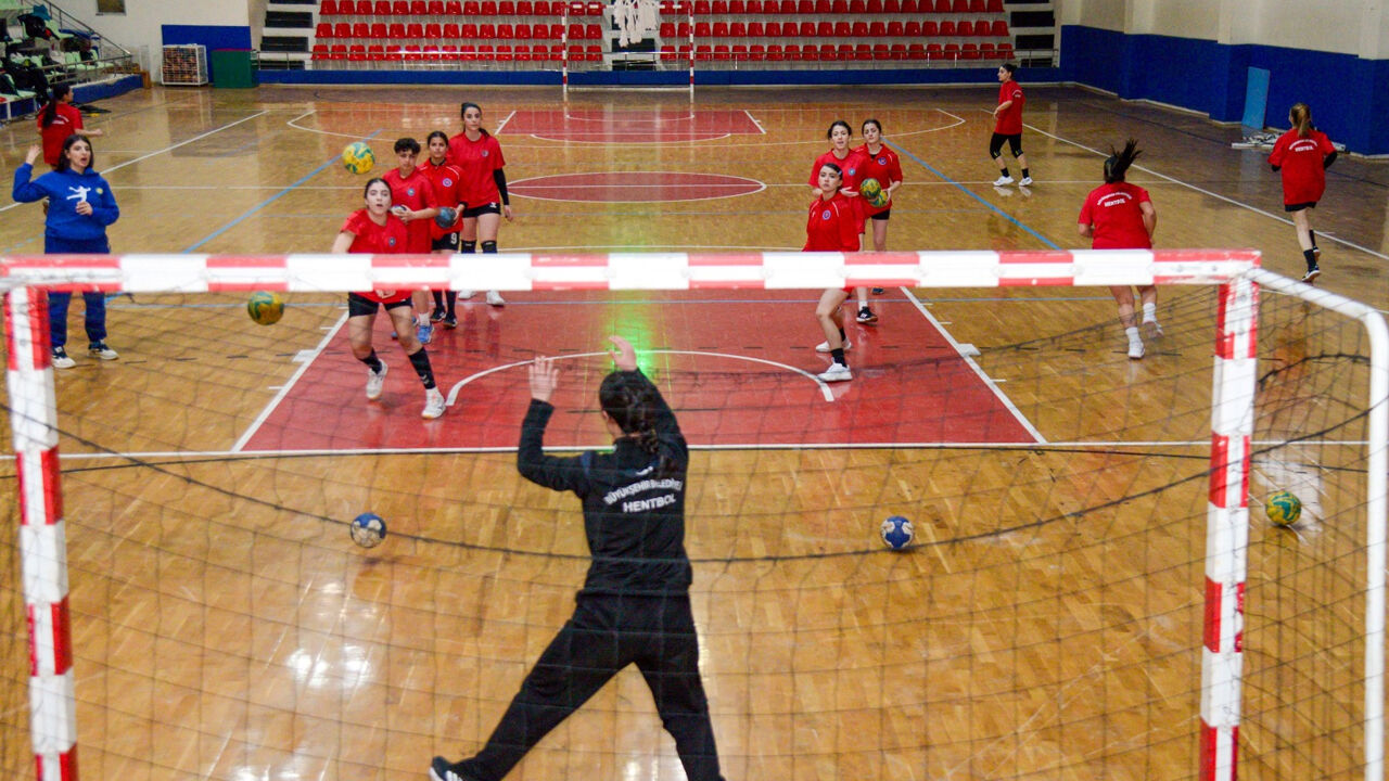 Diyarbakır’da Kadın Hentbolmunda Devrim1