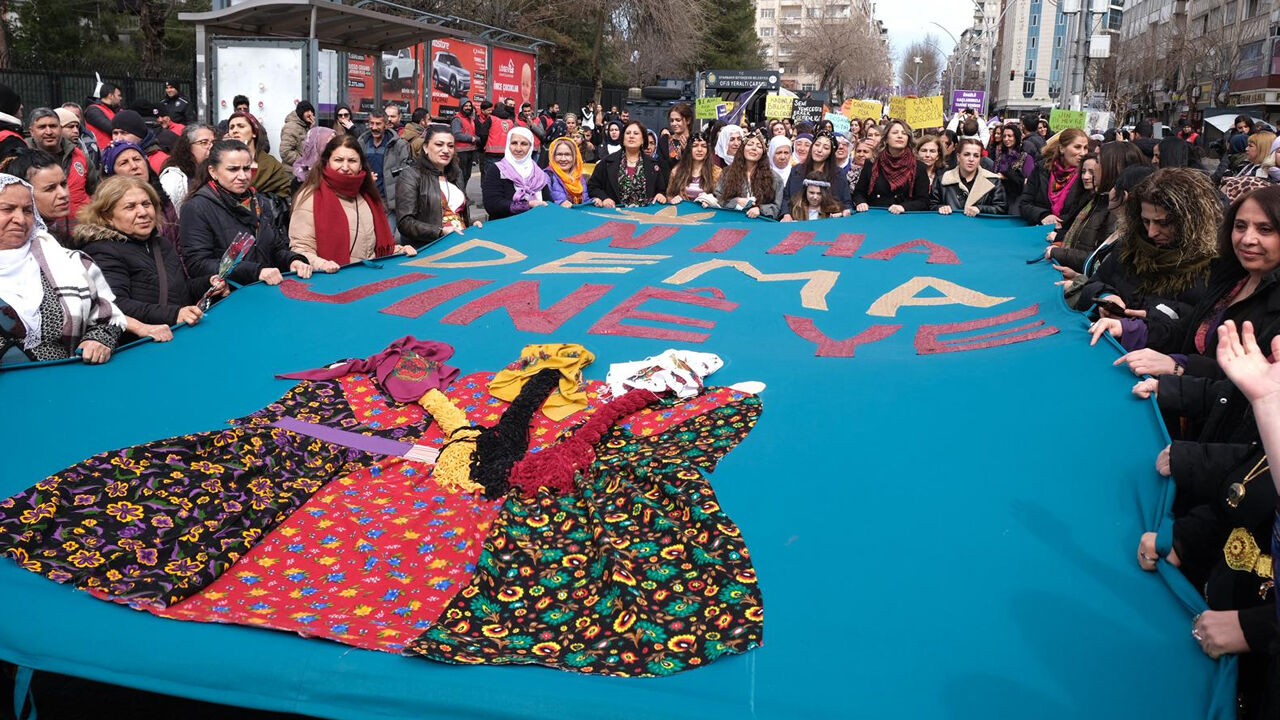 Diyarbakırda Kadın Mitinginden Çağrı4