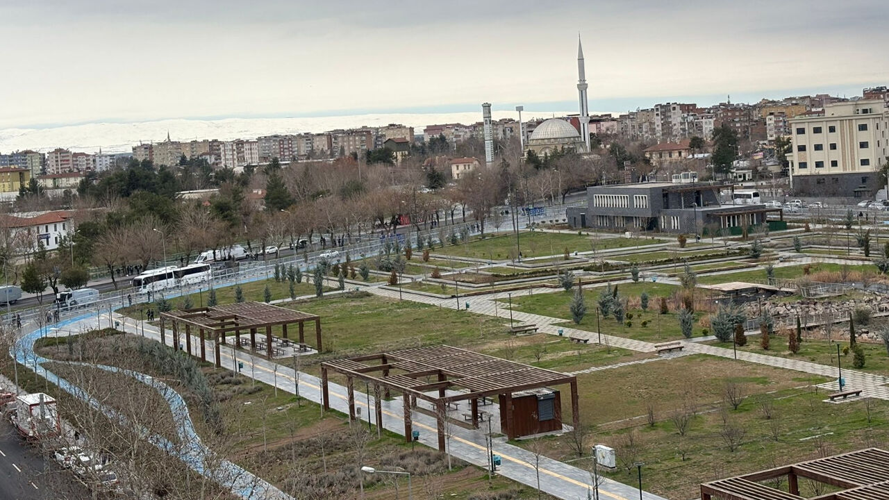 Diyarbakır'da Kar Yağıdı, Karacadağ Gelinlik Giydi3