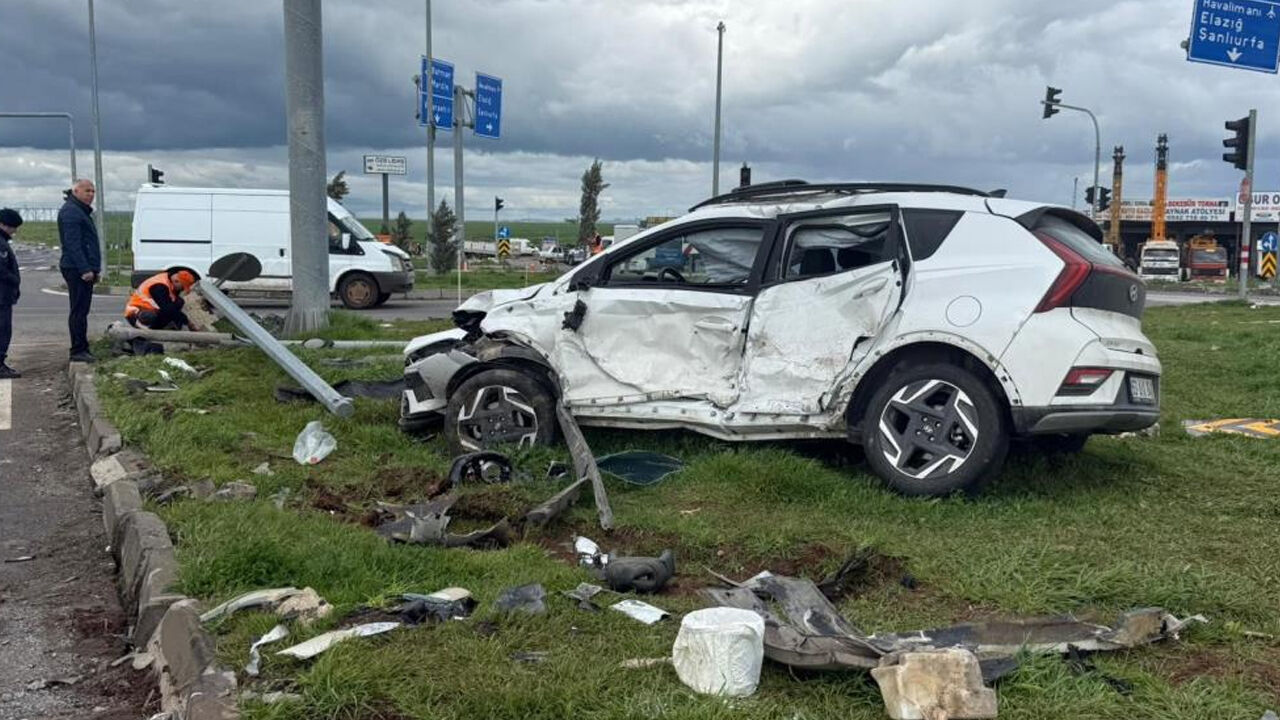 Diyarbakır'da Öğrenci Servisi Kaza Yaptı