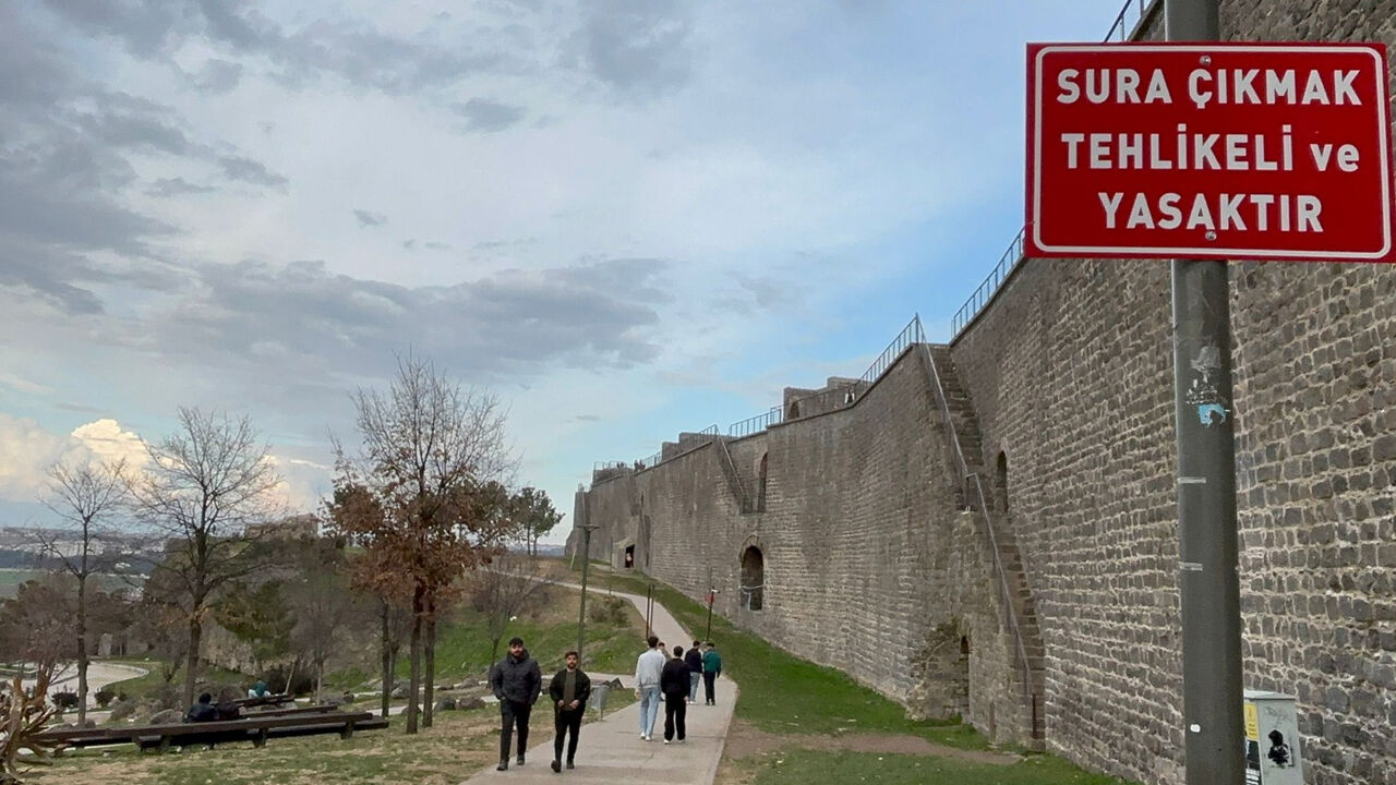 Diyarbakır’da Surlara Çıkmak, Yasak Mı, Serbest Mi2