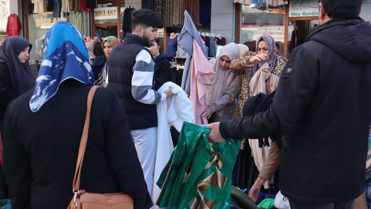 Diyarbakır’da Yoksulun ‘Açık Avm’sinde Bayram Yoğunluğu1