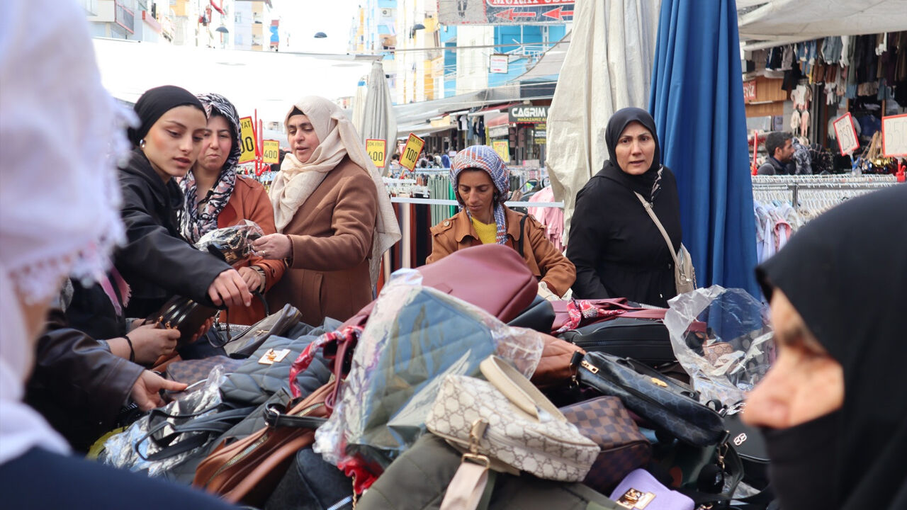 Diyarbakır’da Yoksulun ‘Açık Avm’sinde Bayram Yoğunluğu3