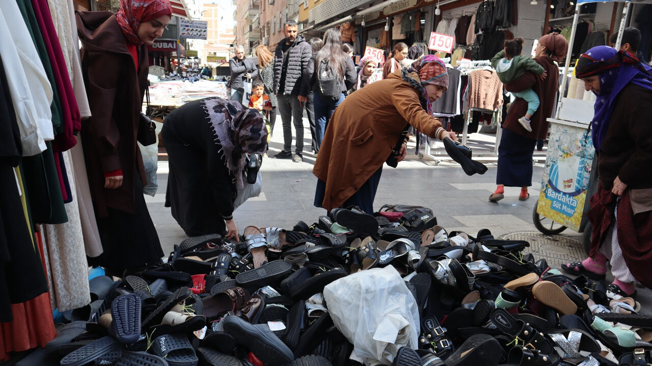 Diyarbakır’da Yoksulun ‘Açık Avm’sinde Bayram Yoğunluğu4