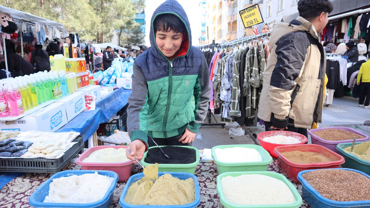Diyarbakır’da Yoksulun ‘Açık Avm’sinde Bayram Yoğunluğu8