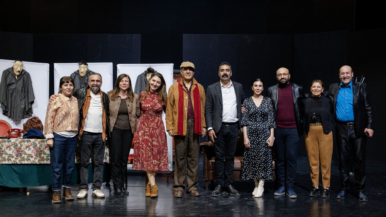 Eşbaşkanlar ‘Berû’ Oyununu Izledi1