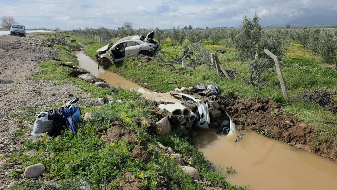Hurdaya Dönen Araçtan Burnu Kanamadan Çıktı