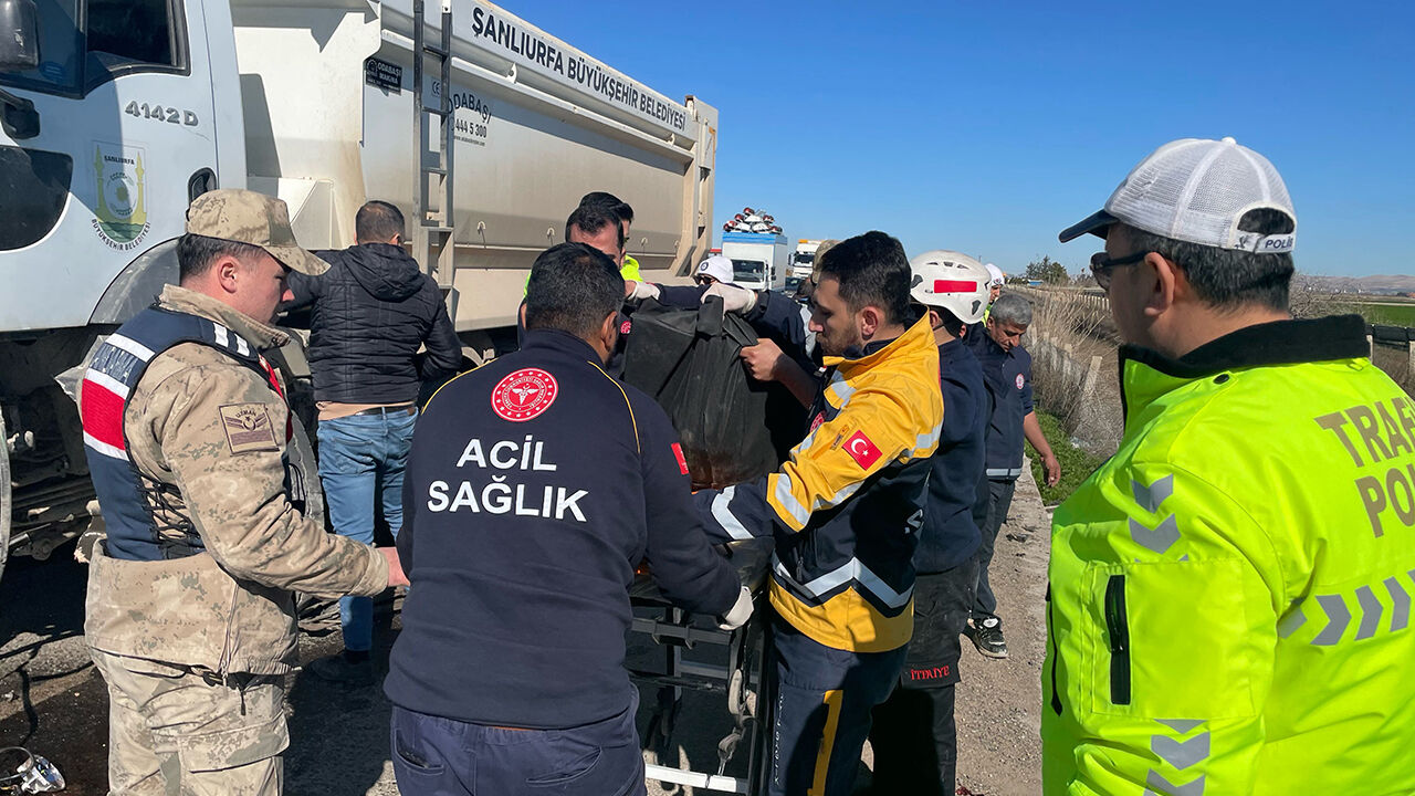 Kamyonla Çarpışan Otomobilin Sürücüsü Öldü1