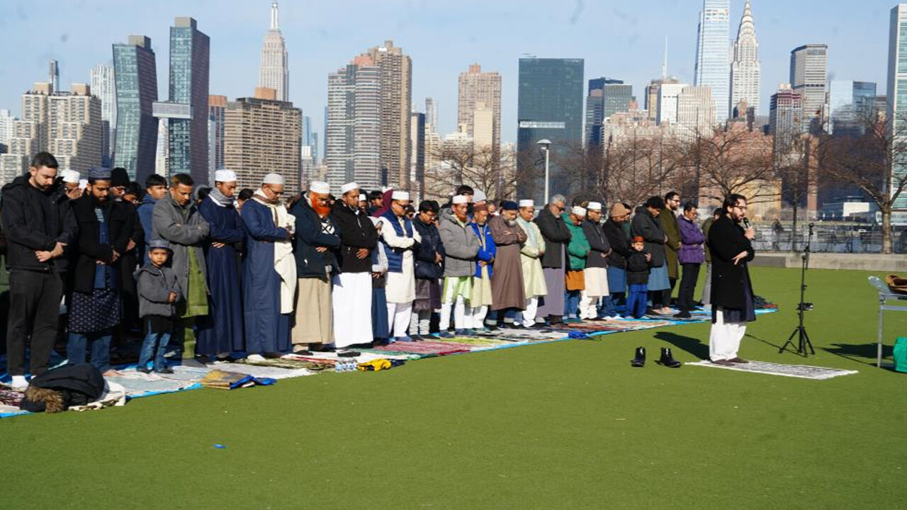 New York’ta Bayram Namazı Sokaklara Taştı1