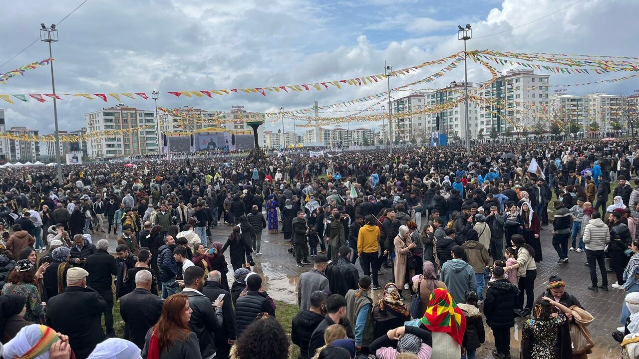 Newroz Diyarbakir Halay
