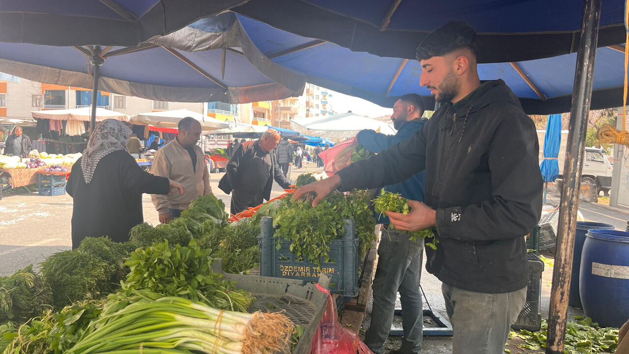 Savaş Ateşi Diyarbakır’daki Semt Pazarını Vurdu