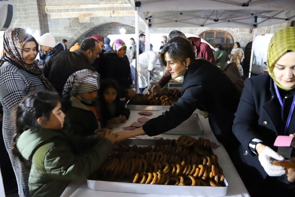 Tatli Ikrami Kadir Gecesi