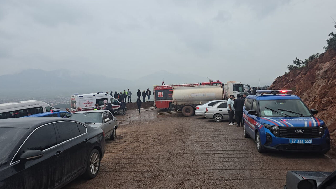 Uçuruma Yuvarlanan Kamyonun Sürücüsü Öldü2