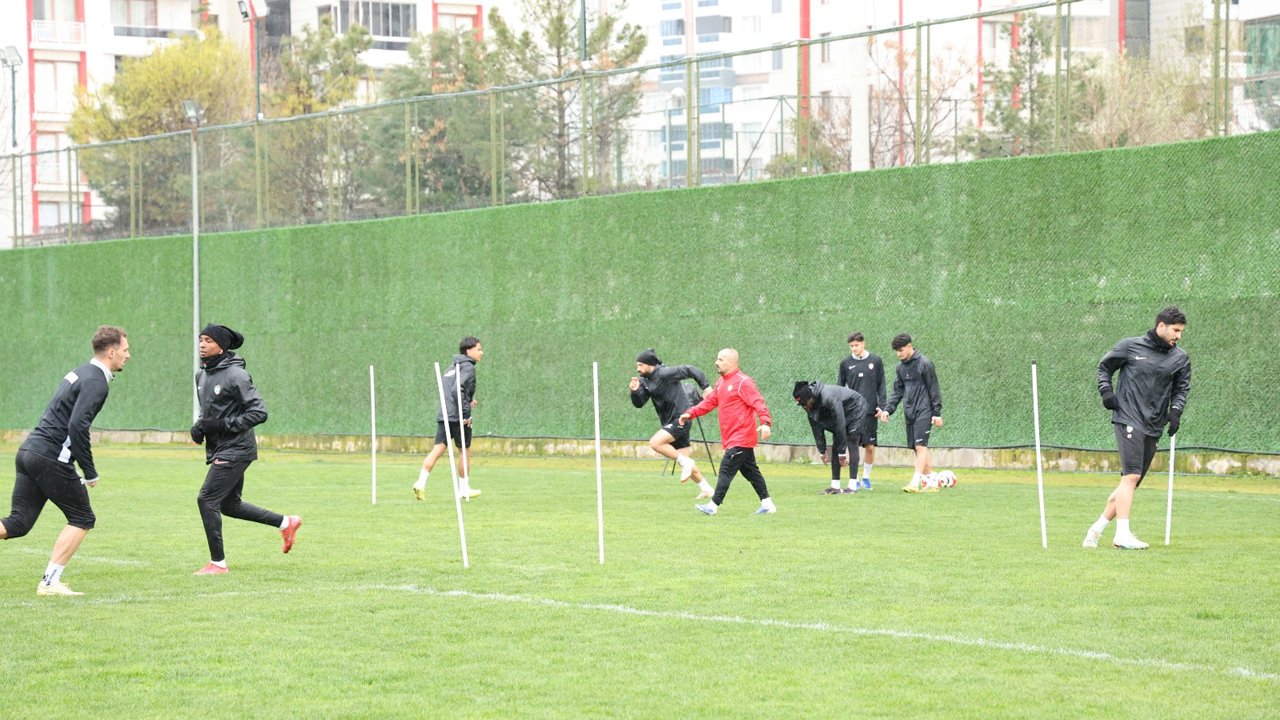 Amedspor Hocasından Heyecanlandıran Mesaj!