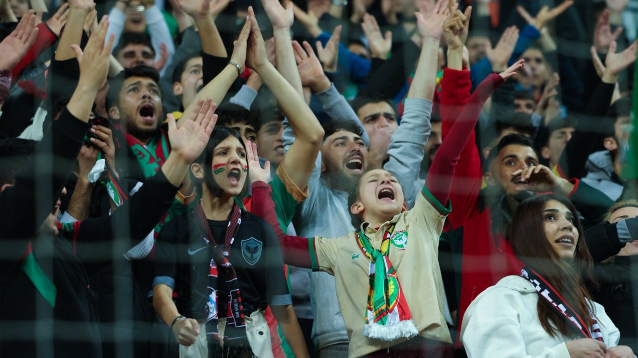 Amedspor Taraftarından Belediyelere Anlamlı Çağrı3