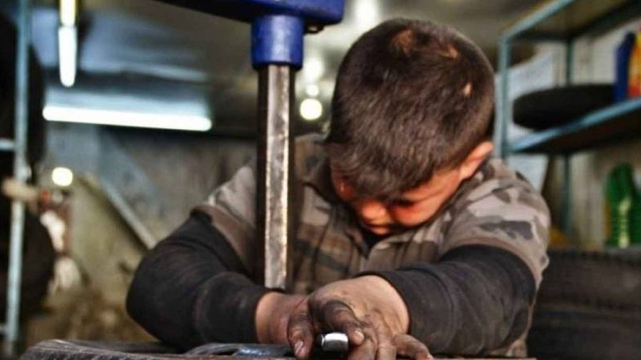 Çocuklar 23 Nisan'ı Ihlallerin Gölgesinde Karşılıyor6