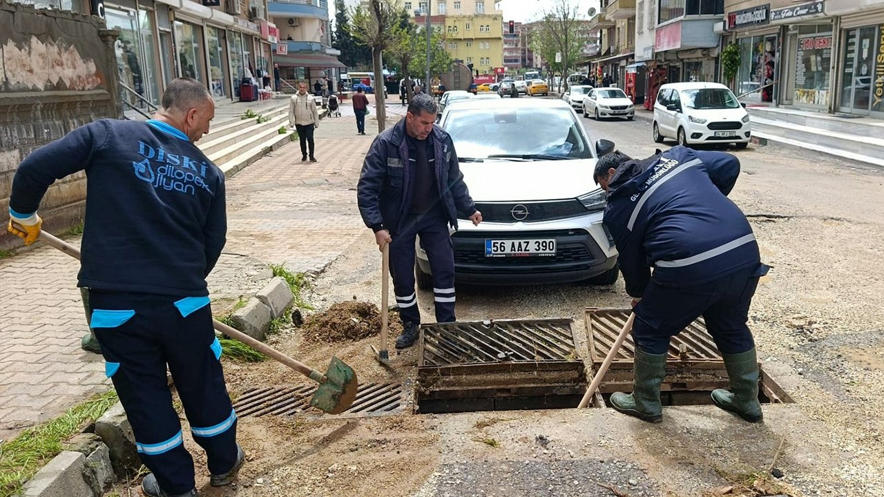 Diyarbakır Silvan’daki Su Taşkınlarına 800 Müdahale Yapıldı1
