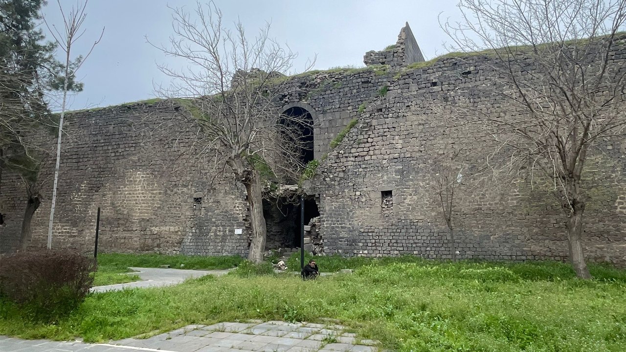 Diyarbakır Surları Sessizce Ağlıyor3