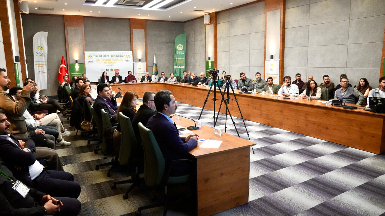 Diyarbakır'da Bağlar'ın Geleceği Masaya Yatırıldı4-1