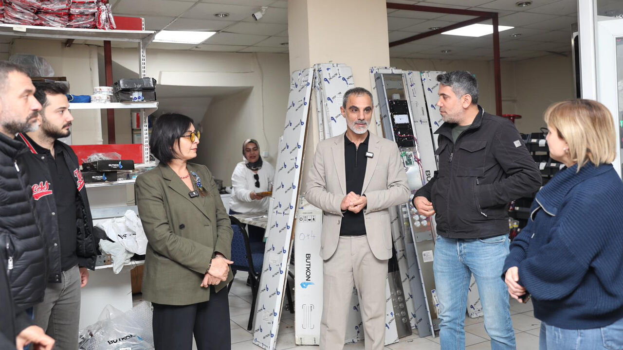 Diyarbakır’da Belediye Eşbaşkanları, Sokakta Halkın Sesini Dinledi