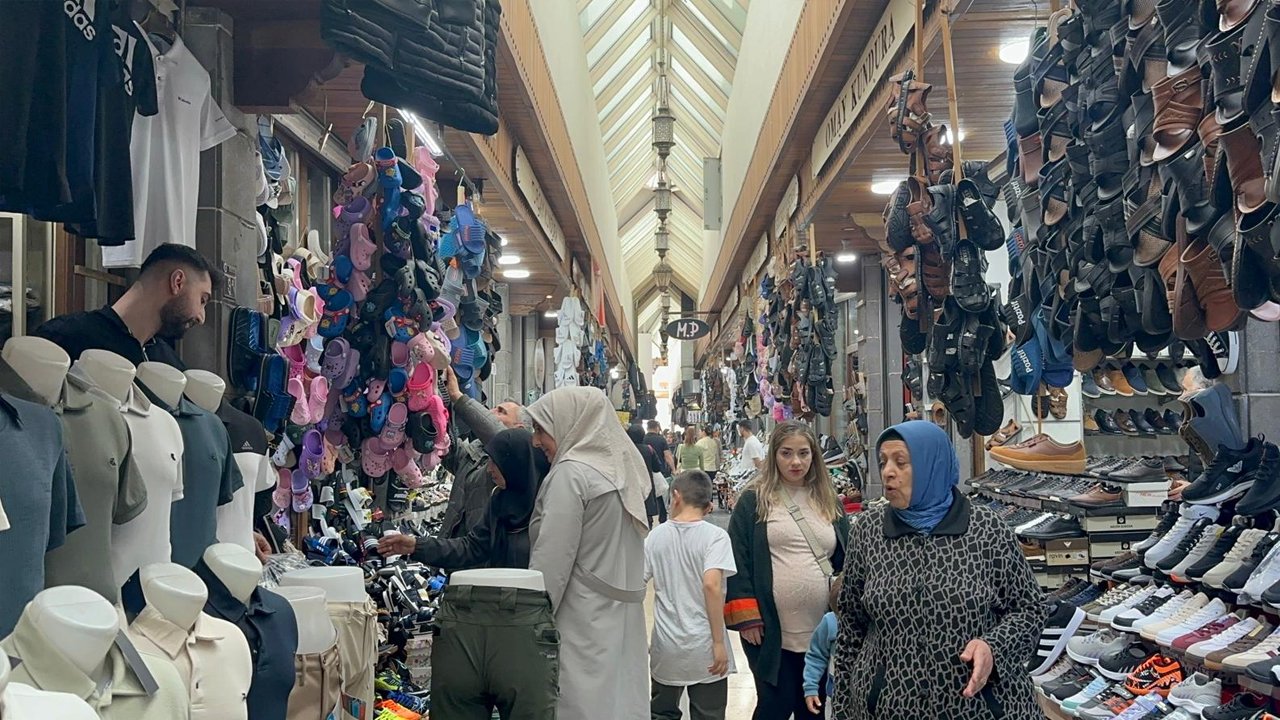 Diyarbakır’da Hafta Içi Şaşırtan Kalabalık3