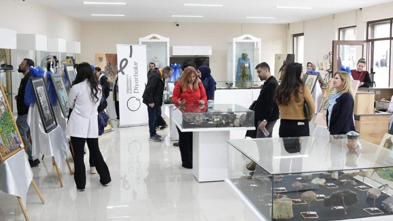 Diyarbakır'da Harmoni Resim Sergisi Açıldı