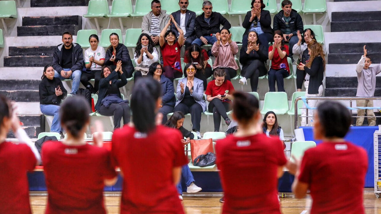 Diyarbakır’da Kadın Voleybol Turnuvası Başladı