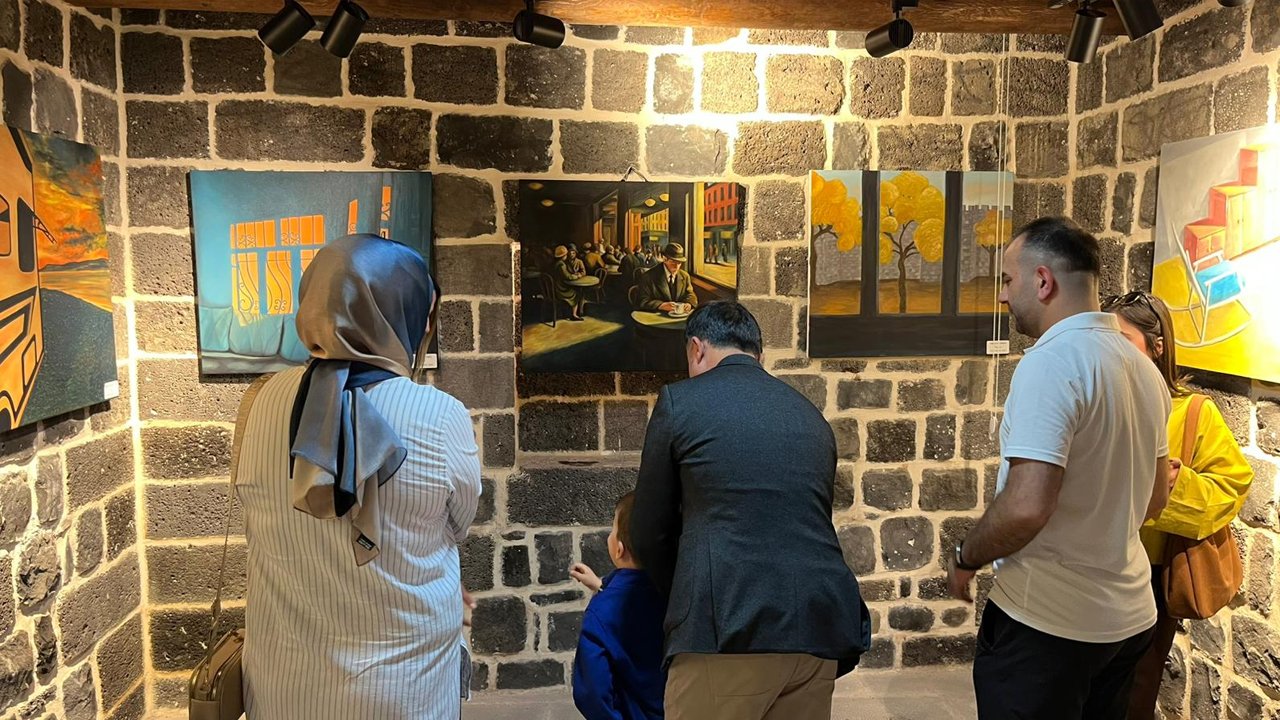 Diyarbakır’da ‘Sur’un Gece Kuşları’ Sergisi Sanatseverlerle Buluştu5