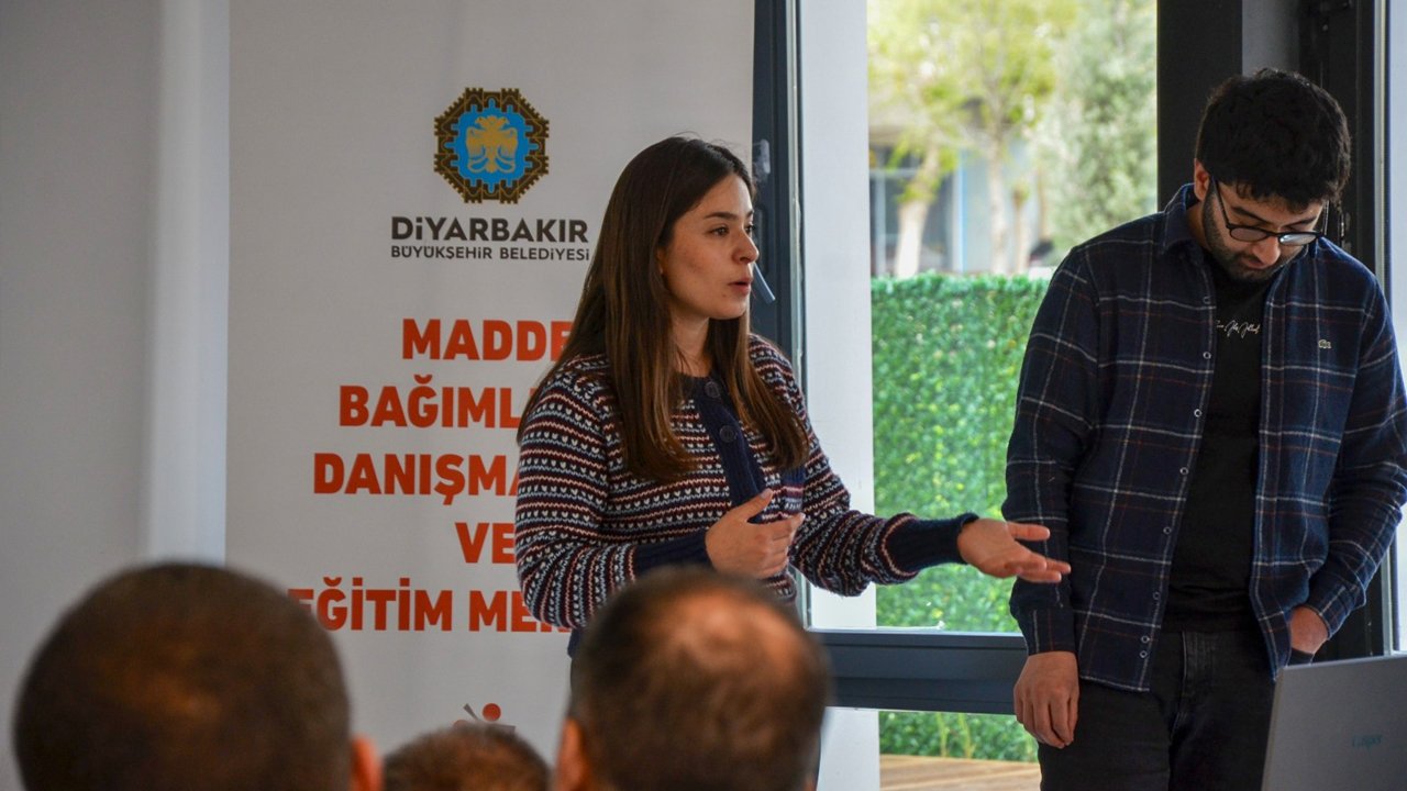 Diyarbakır’daki Kütüphanelerde Bağımlılıkla Mücadele Eğitimi