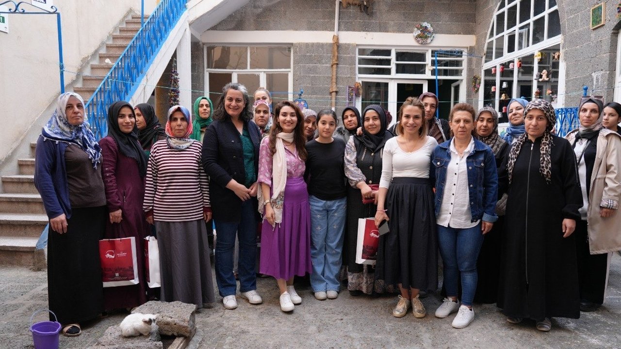 Diyarbakır’ın Kalbi Sur’da Kadın Buluşması