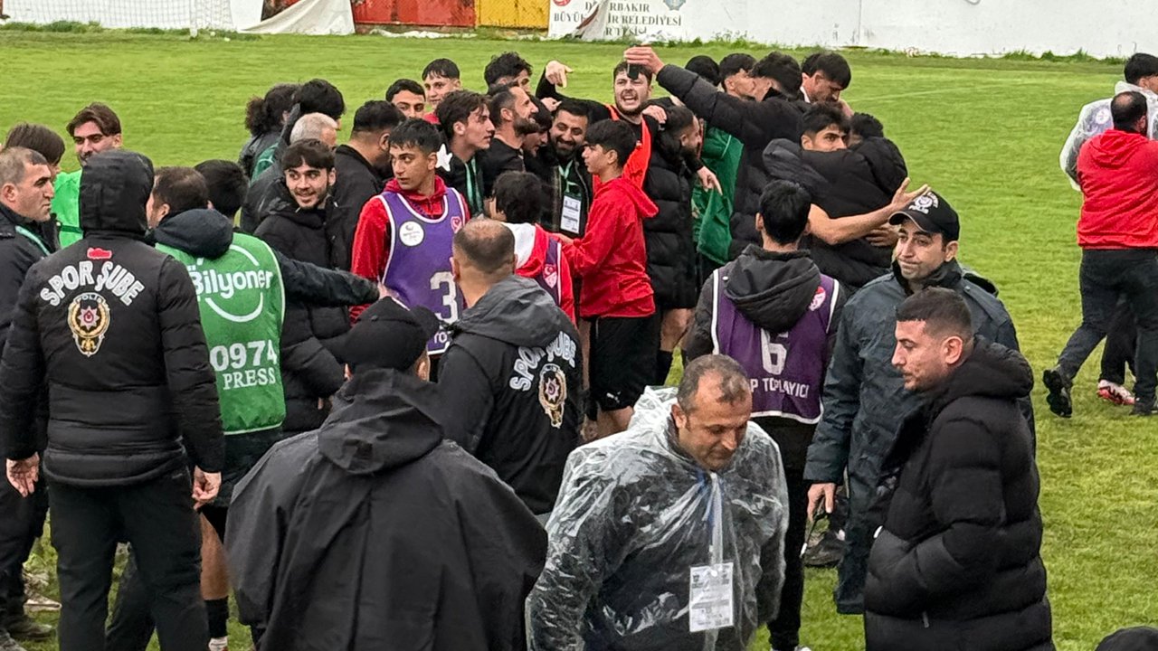 Diyarbekirspor Son Dakika Golüyle Ligde Kaldı1