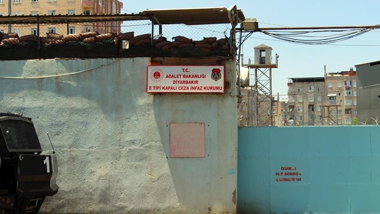 Eski Vekil Miroğlu’ndan, Diyarbakır Cezaeviyle Ilgili Belgesel1