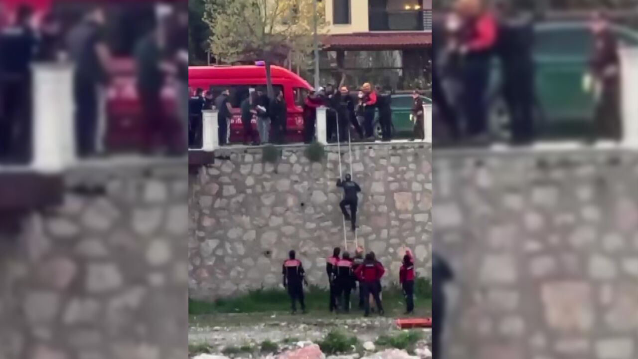 Köprüden Nehre Atladı O Anlar Kameraya Takıldı2