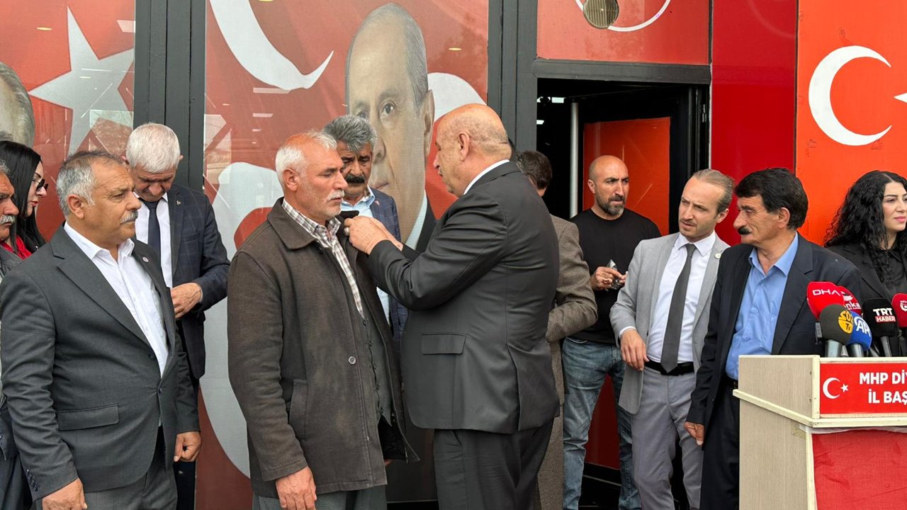 Mhp Diyarbakır’da 500 Kişiye Rozet Taktı3