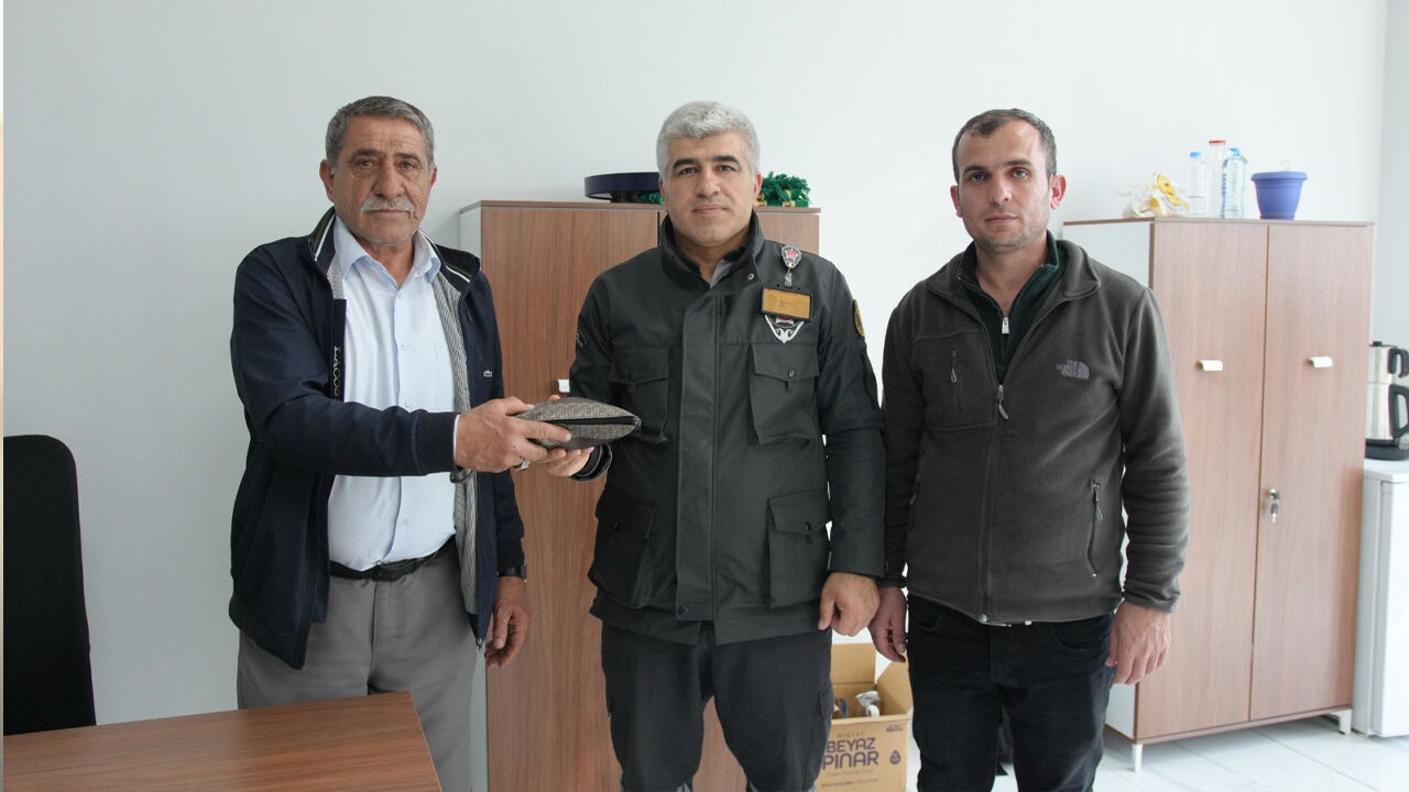 Otobüste Unutulan Çanta Içindeki Altınlarla Teslim Edildi1