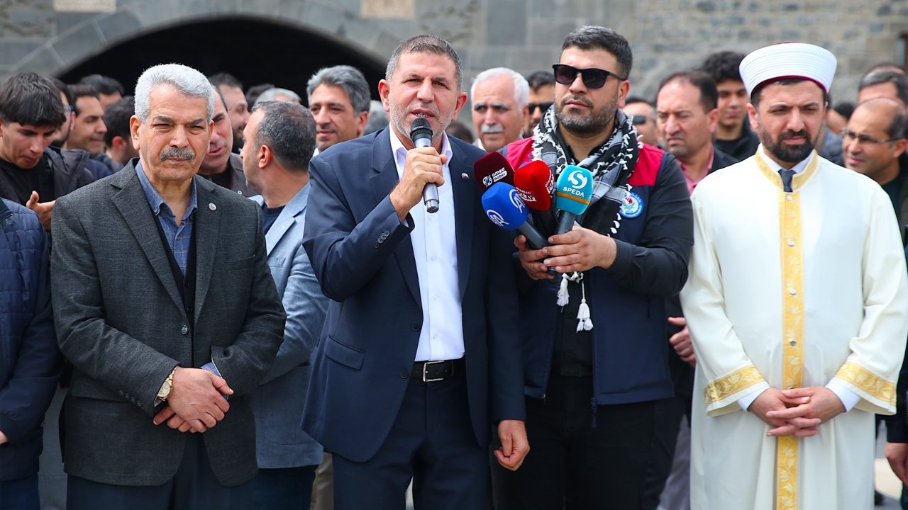 Saldırıda Ölenler Için Diyarbakır’da Gıyabi Cenaze Namazı1