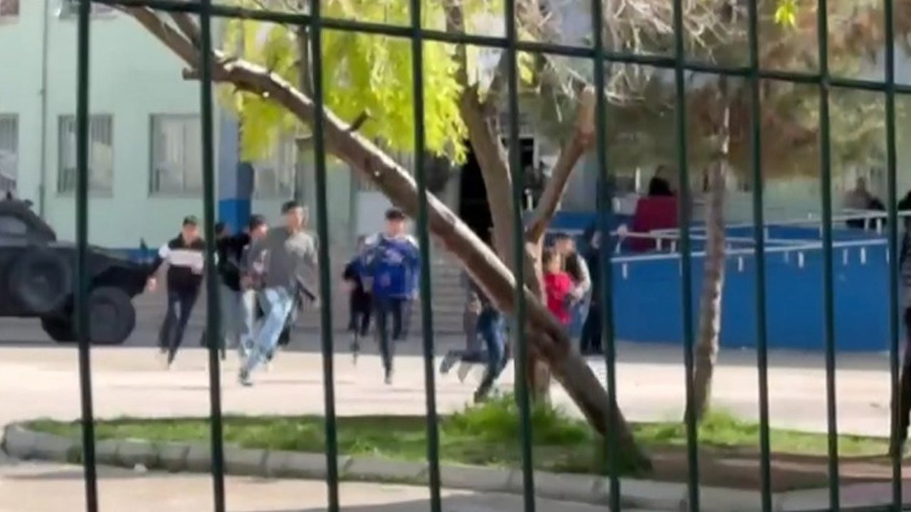 Şanlıurfa’da Liseye Baskın74