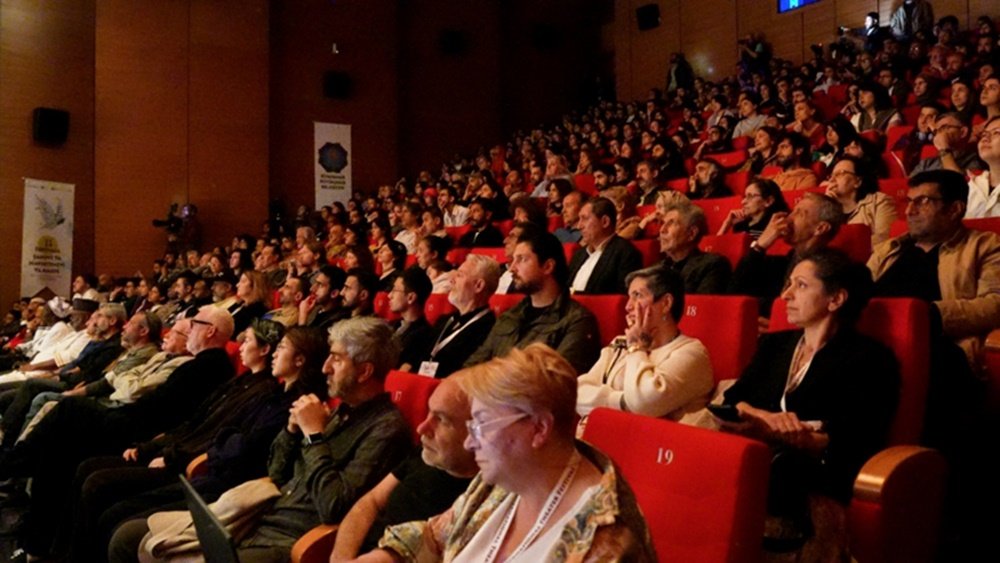 Tiyatro Gosterimleri