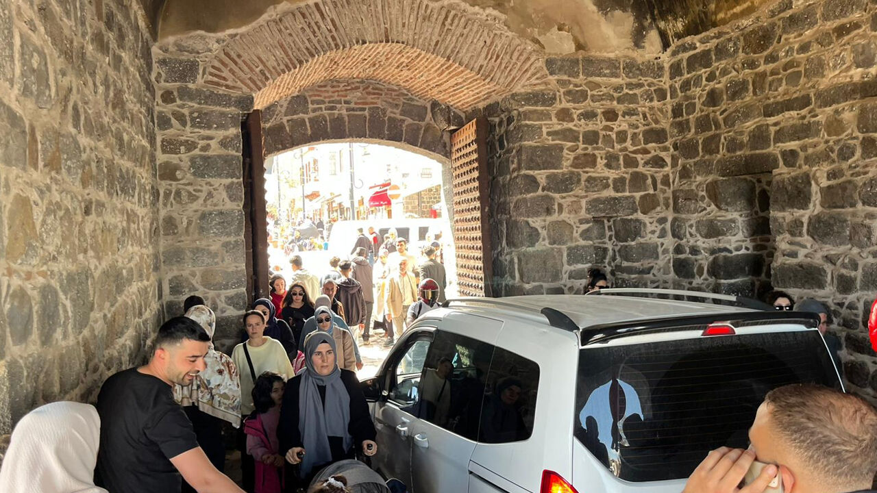 Yasak Var Ama Uyan Yok3