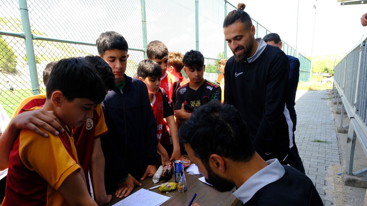 Amedspor Yıldızlarını Aramaya Devam Ediyor